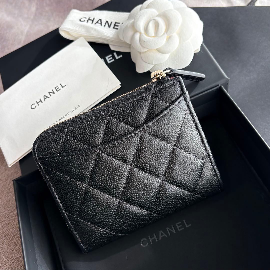 《極美品》 CHANEL マトラッセ キャビアスキン ミニウォレット