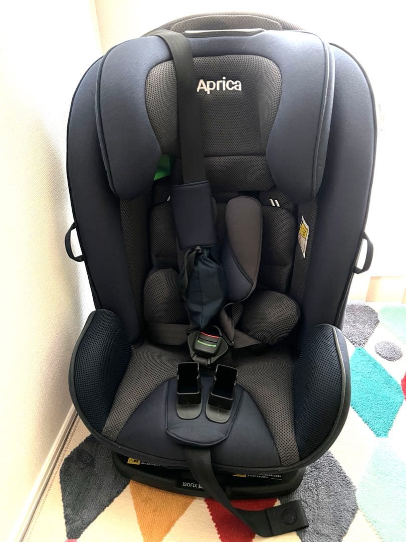 美品アップリカフォームフィット ISOFIX 360°セーフティー