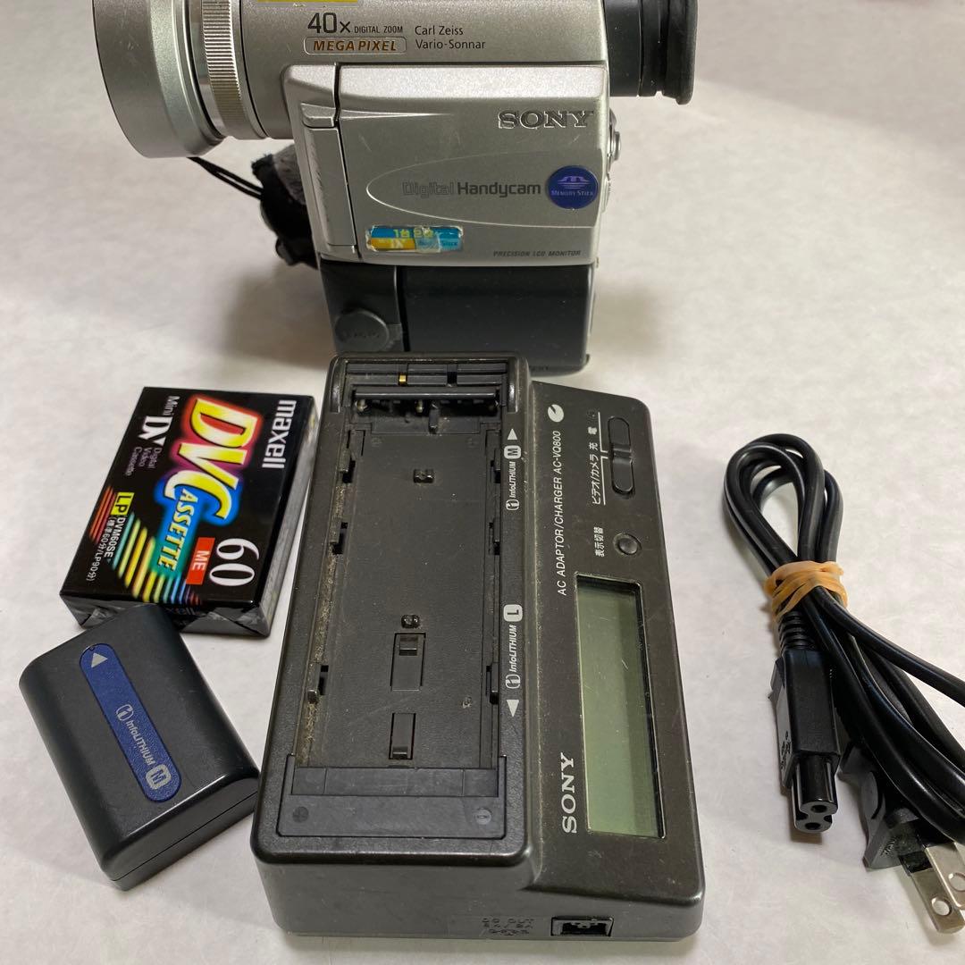 SONY miniDV HANDYCAM DCR-PC100 ②