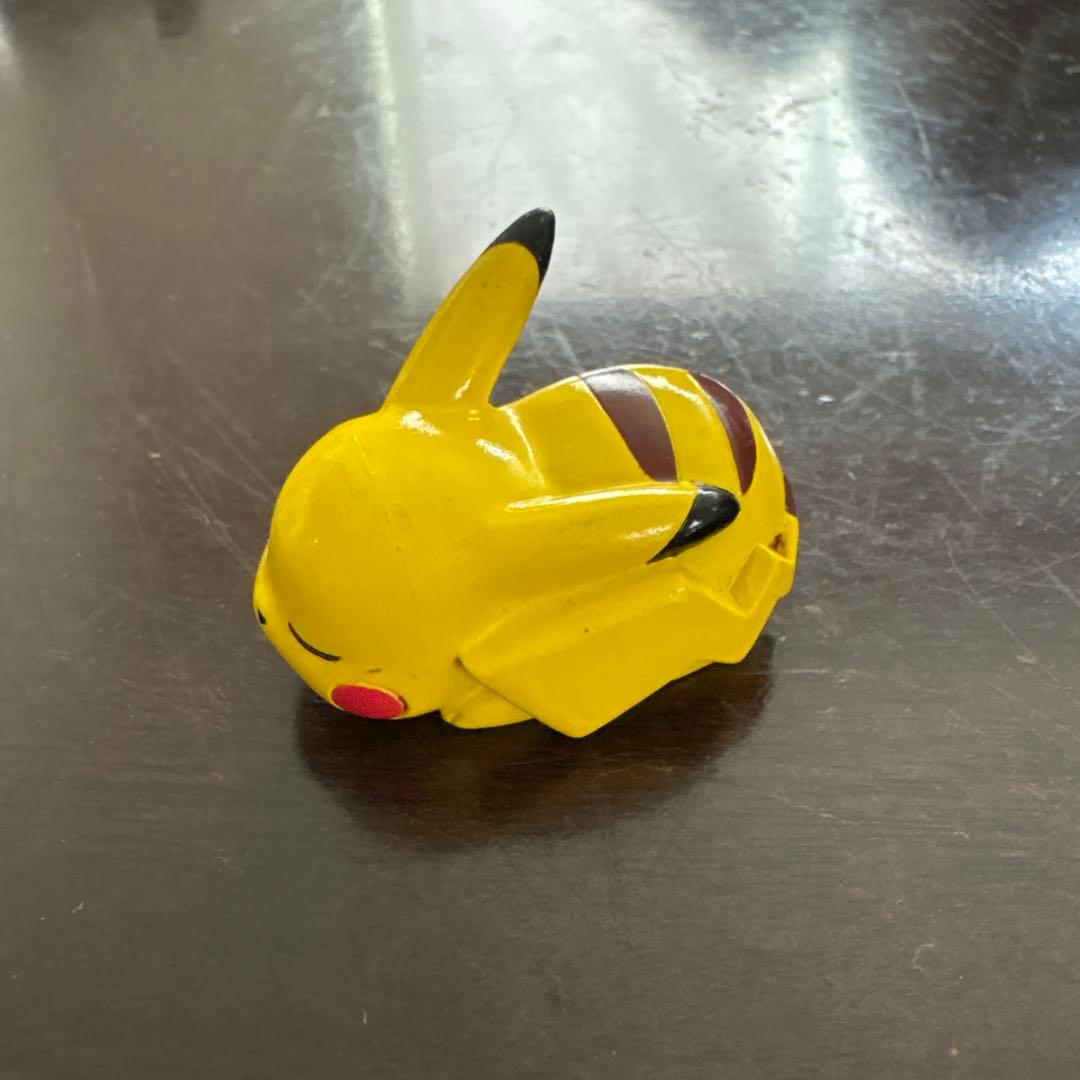 貴重　はつゆめポケモンフィギュア　ピカチュウ　モンコレ