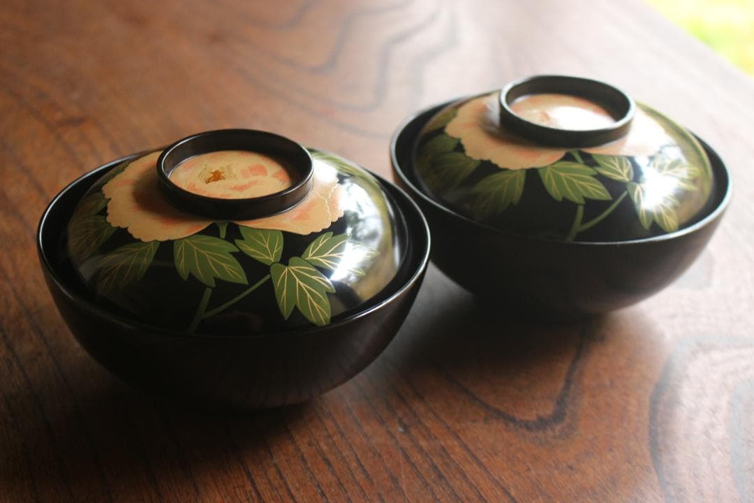 時代逸品！上質黒漆に優美な牡丹見返し蜂蒔絵の映えるお椀2