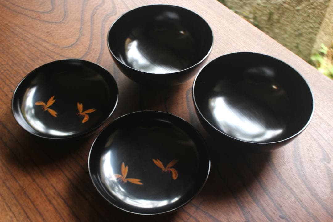 時代逸品！上質黒漆に優美な牡丹見返し蜂蒔絵の映えるお椀2点（検輪島塗蒔絵椀雑煮椀