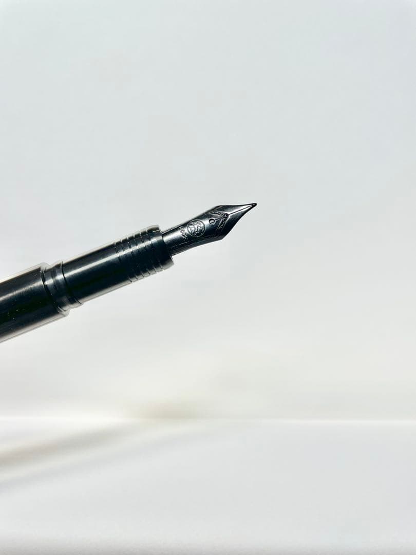 Big Idea Design チタン製万年筆 DLCブラック FE