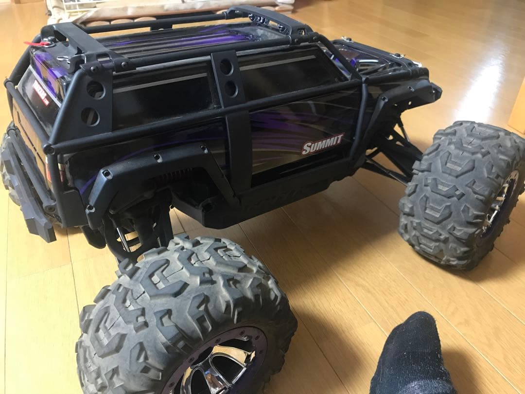 TRAXXAS SUMMIT パープル 1/8スケール