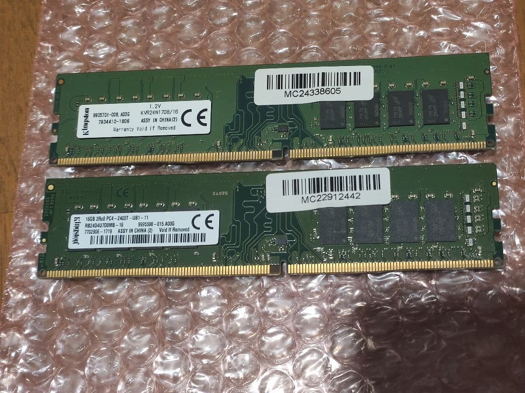 KVR24S17D8/16(16GBx2)MC25043072 メモリモジュール Kingston 16GB (1