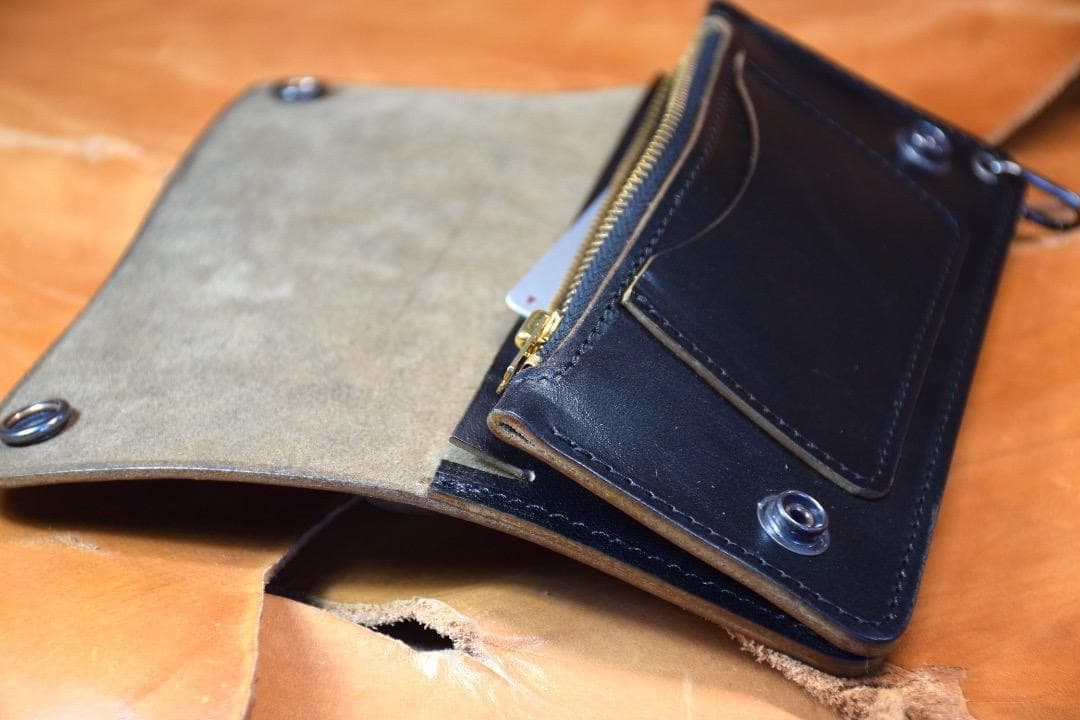 【MARYAM社 ホースバット】　トラッカーウォレット Scovill　黒　茶芯