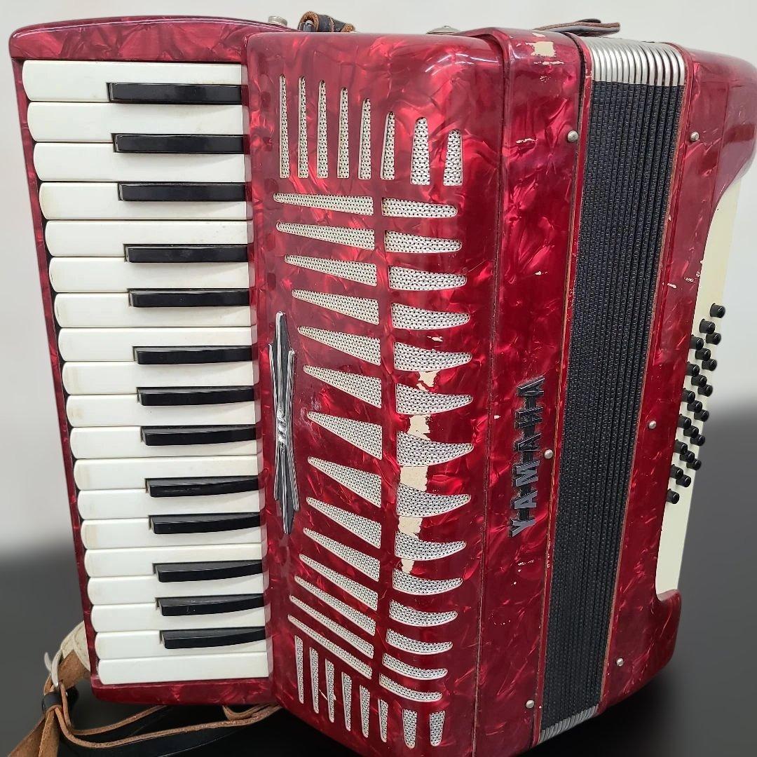 YAMAHA ヤマハ アコーディオン 赤 ベースボタン付き