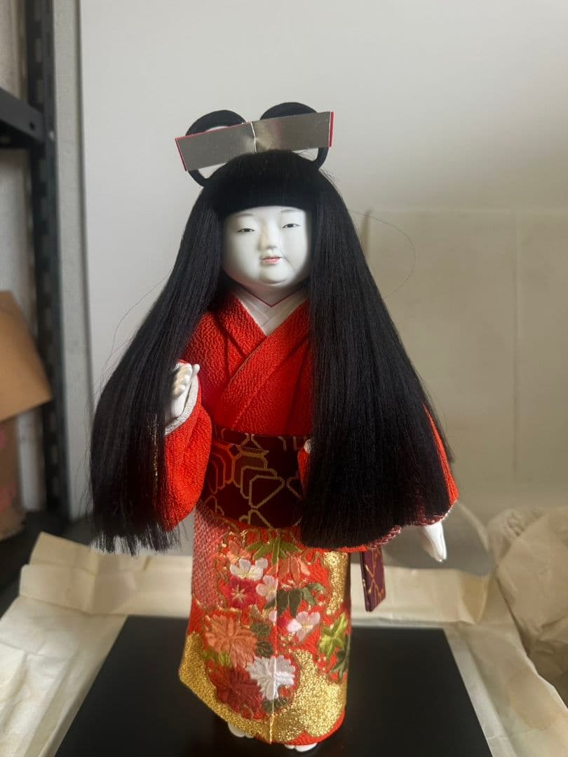 市松人形 赤と金の着物