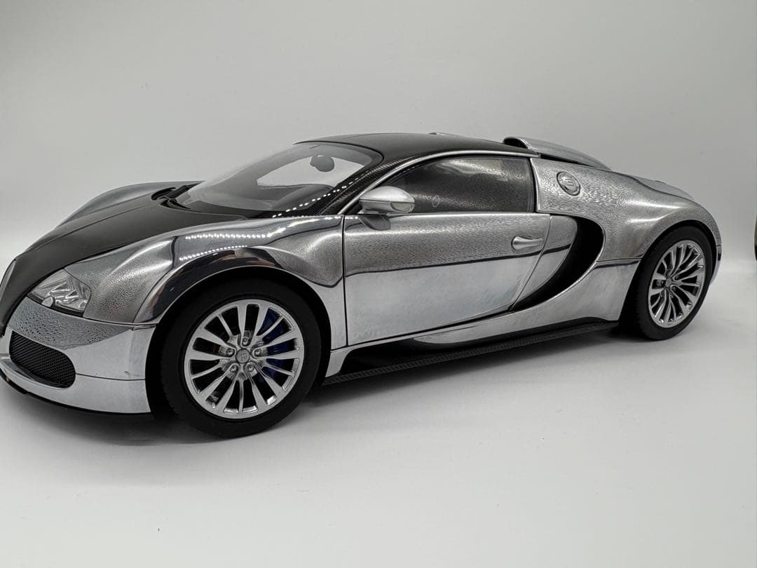 オートアート AUTOart 1/18 BUGATTI 16.4 VEYRON
