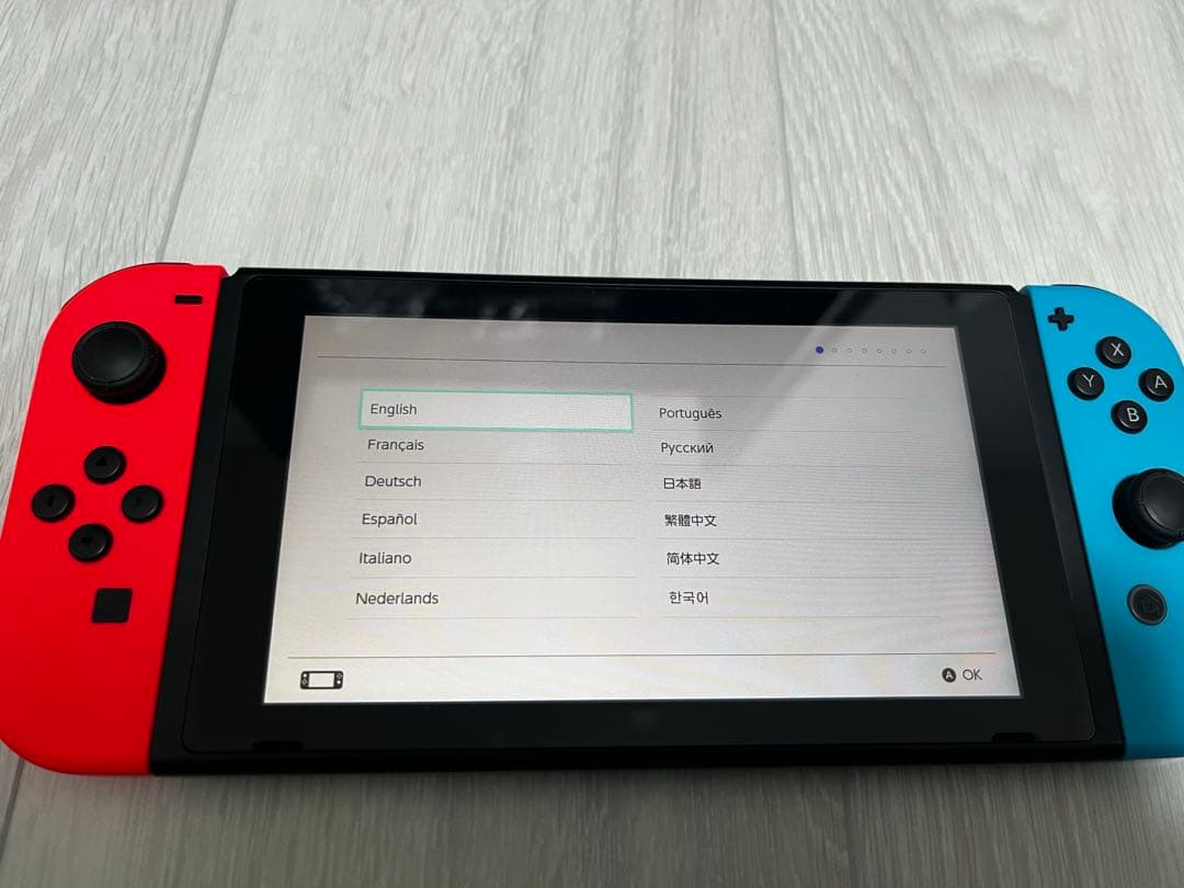 Nintendo Switch 本体 (コントローラー2つ)