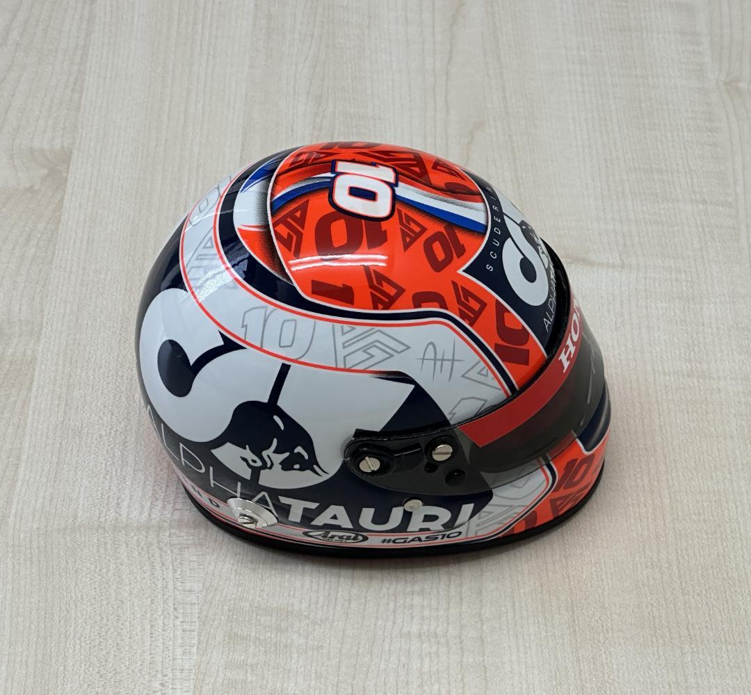新品 1/2 ミニ ヘルメット 2020 アルファタウリ ガスリー サイン入り