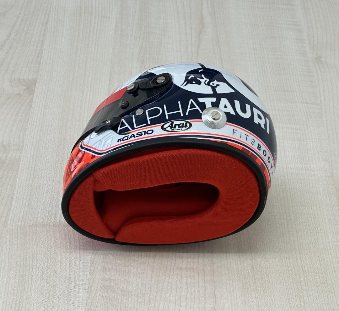 新品 1/2 ミニ ヘルメット 2020 アルファタウリ ガスリー サイン入り
