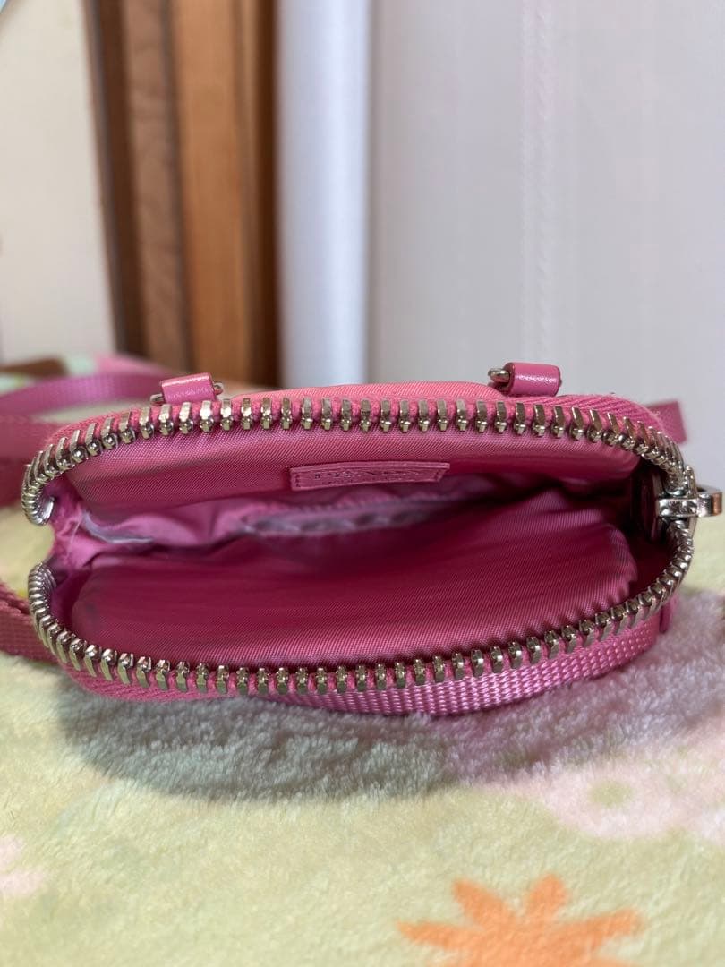 PRADA プラダ ポーチ 小物入れ ピンク ストラップ付き