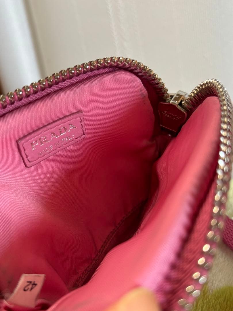 PRADA プラダ ポーチ 小物入れ ピンク ストラップ付き