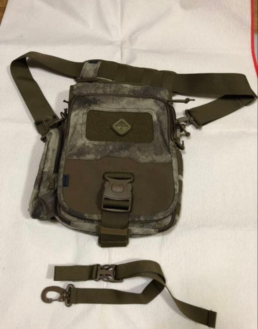 Hazard 4 KATO メッセンジャーバッグ HAZARD4 ハザード4 kato カトー タブレット ipad+ネットブック