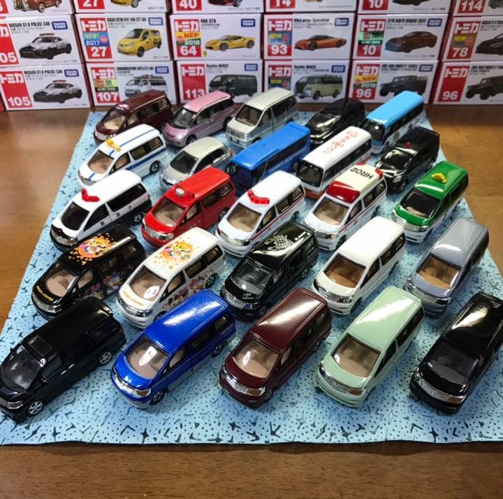 トミカ アルファード コレクションケース付き