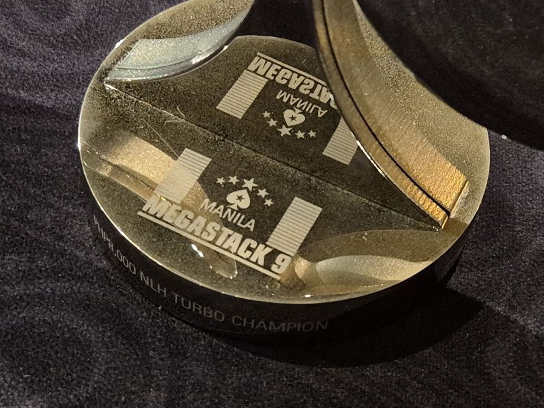 Pokerstars Manila Megastack 優勝トロフィー