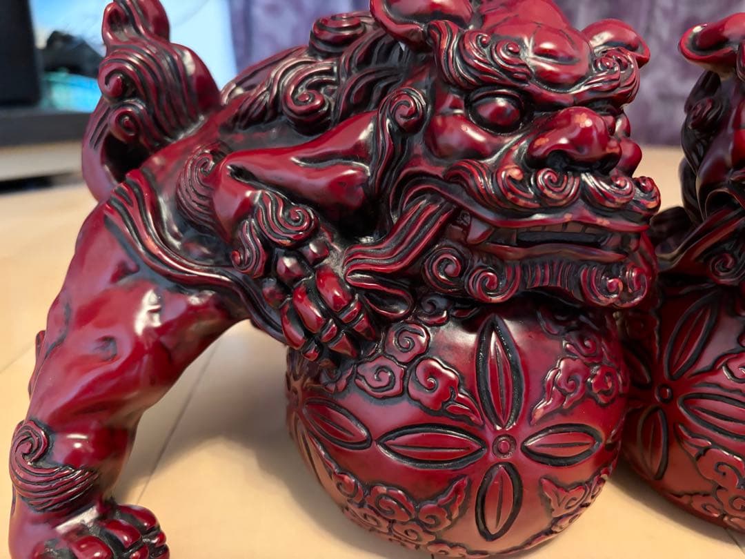 赤い獅子像 置物 陶器製 縁起が良い 幸運