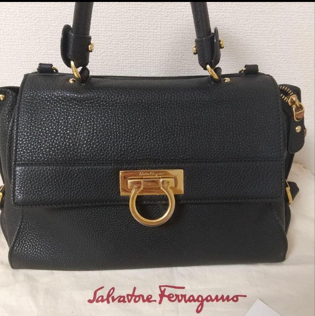Nao様 Salvatore Ferragamo ソフィア　ブラック