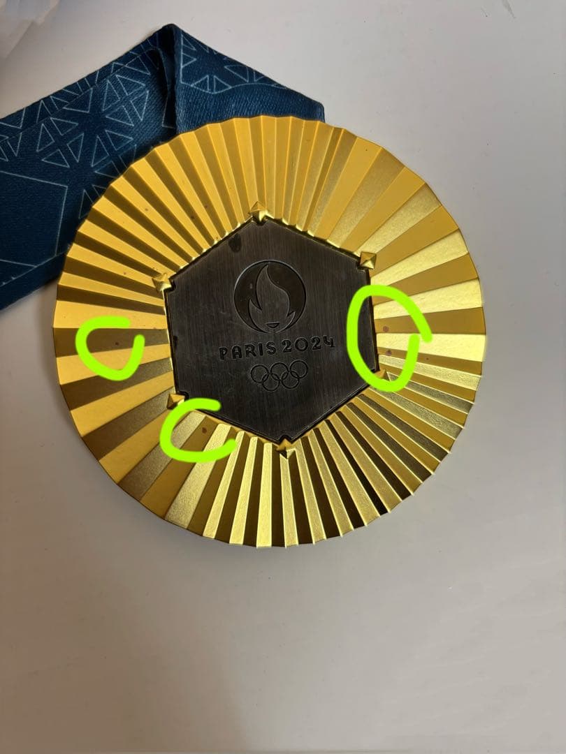 パリ オリンピックの金メダル レプリカ 材質: 亜鉛合金 専用ケース付き