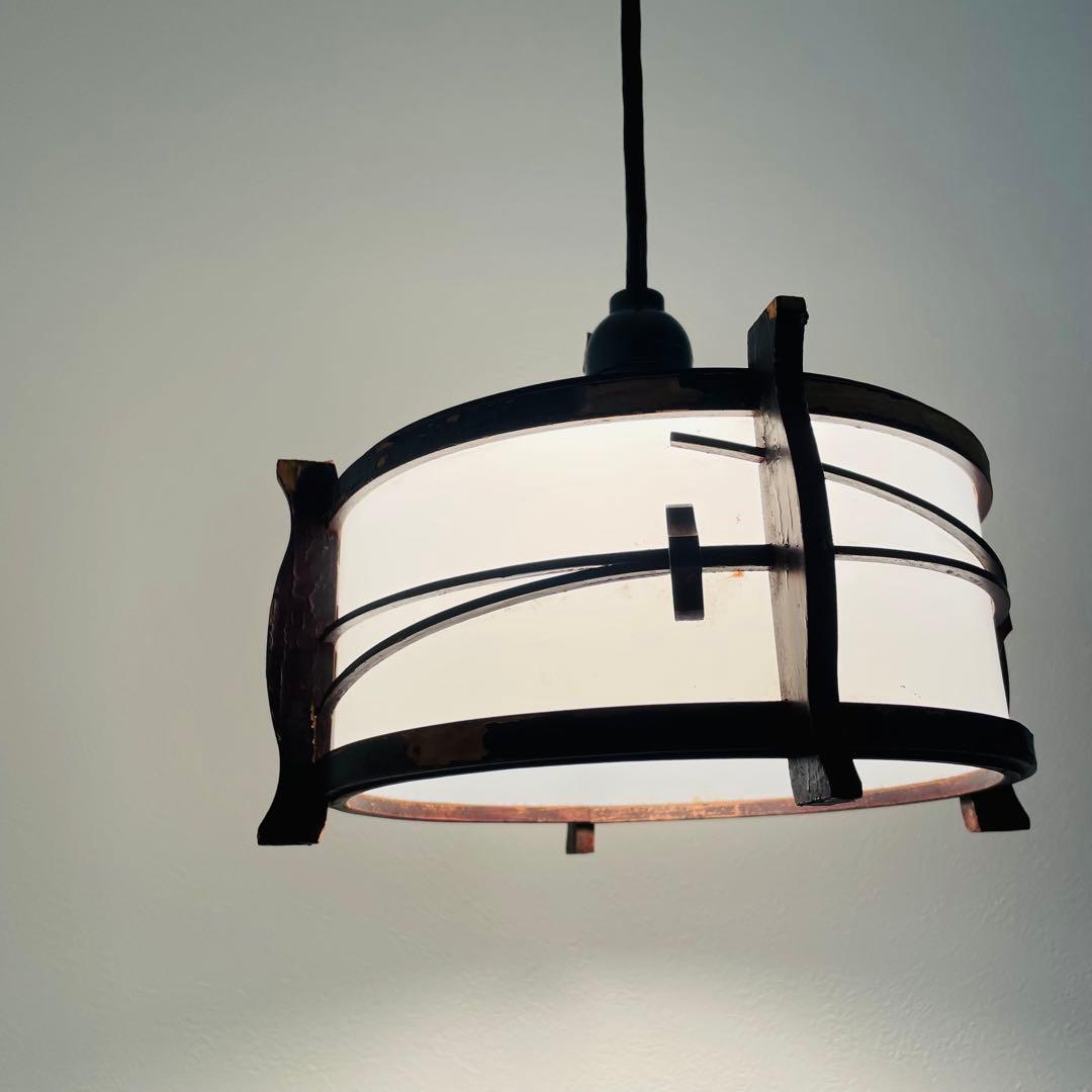 昭和レトロ 木飾枠 乳白ガラス ミルクガラス ペンダントライト 電笠 電傘 乳白 昭和レトロ 金属製飾枠 乳白ガラス ミルクガラス ペンダントライト 電