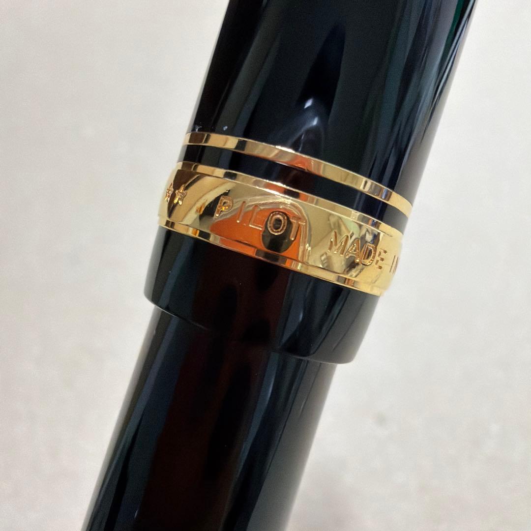 新品 PILOT パイロット Custom カスタム 742 万年筆 SM 黒