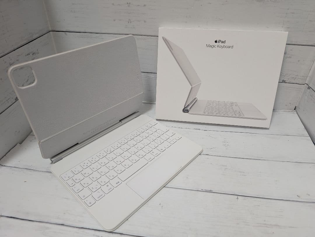 純正】Apple iPad Magic Keyboard 11インチ 白