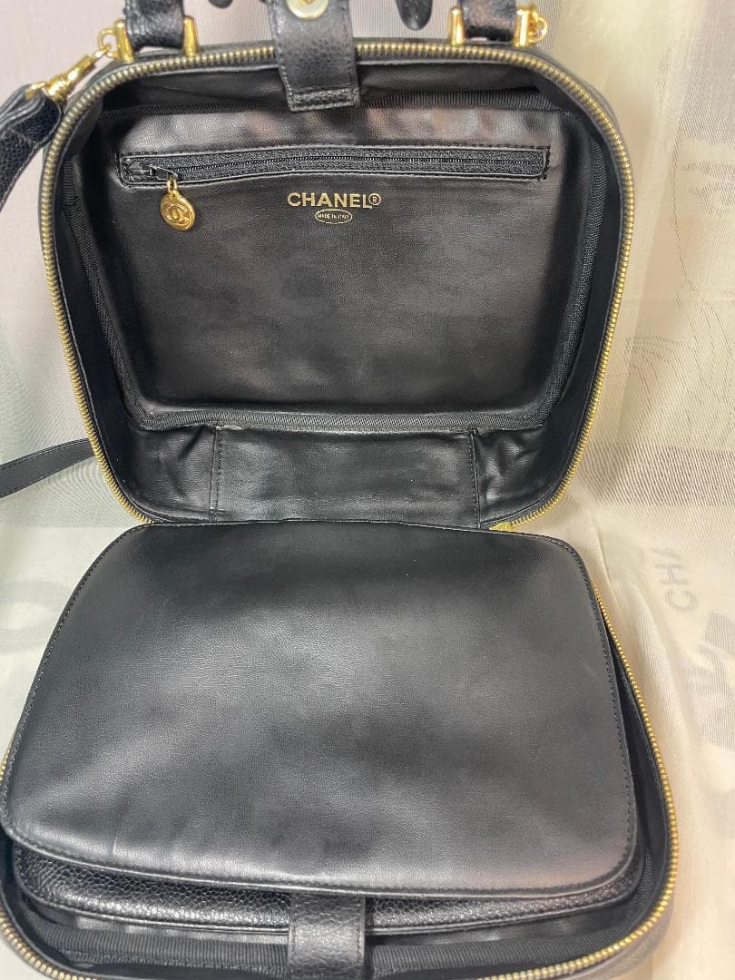 CHANEL シャネル　バニティ　キャビアスキン　ショルダー　メイク　CC　61