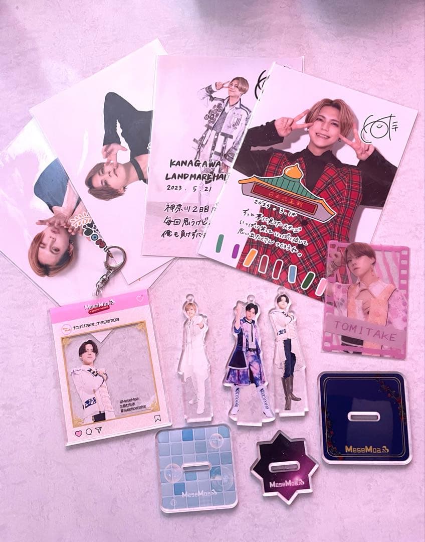 mesemoa. とみたけ アクスタ トレカ 2L - メルカリ