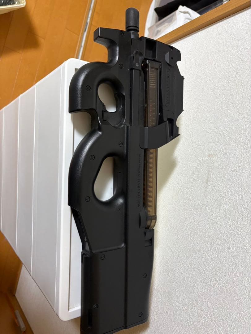 マルイ　p90 電動ガン　マガジン付