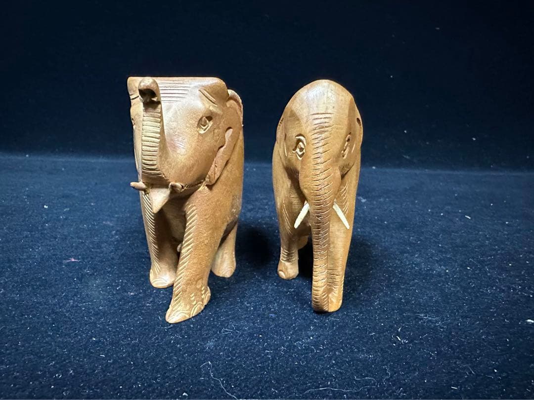 木彫り白檀インド象そう彫刻 置物細密細工骨董アンティーク