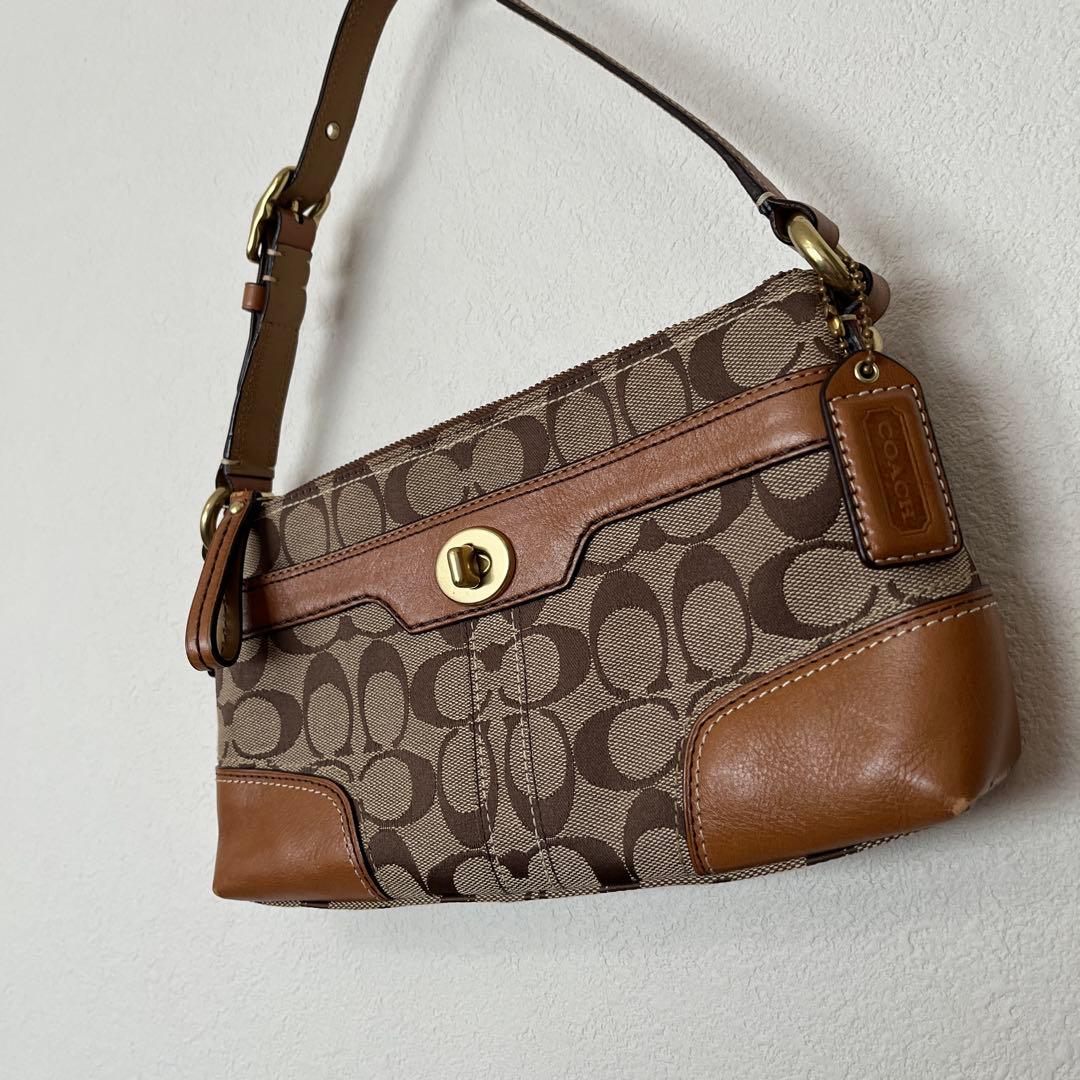 コーチ　ワンショルダーバッグ　ターンロック　シグネチャー　美品