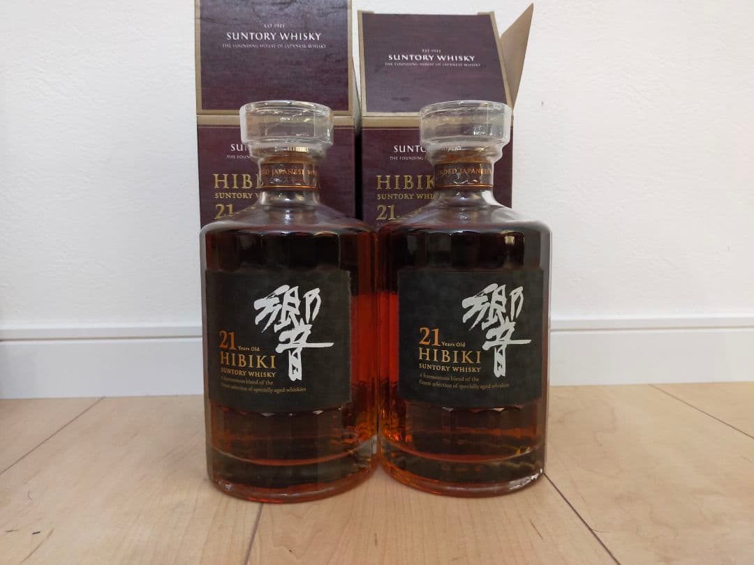 響 21年 ウイスキー 700ml 2本セット　箱付 響21年 黒響 空瓶 箱付き サントリー響 21年 ウイスキー 700ml 空き