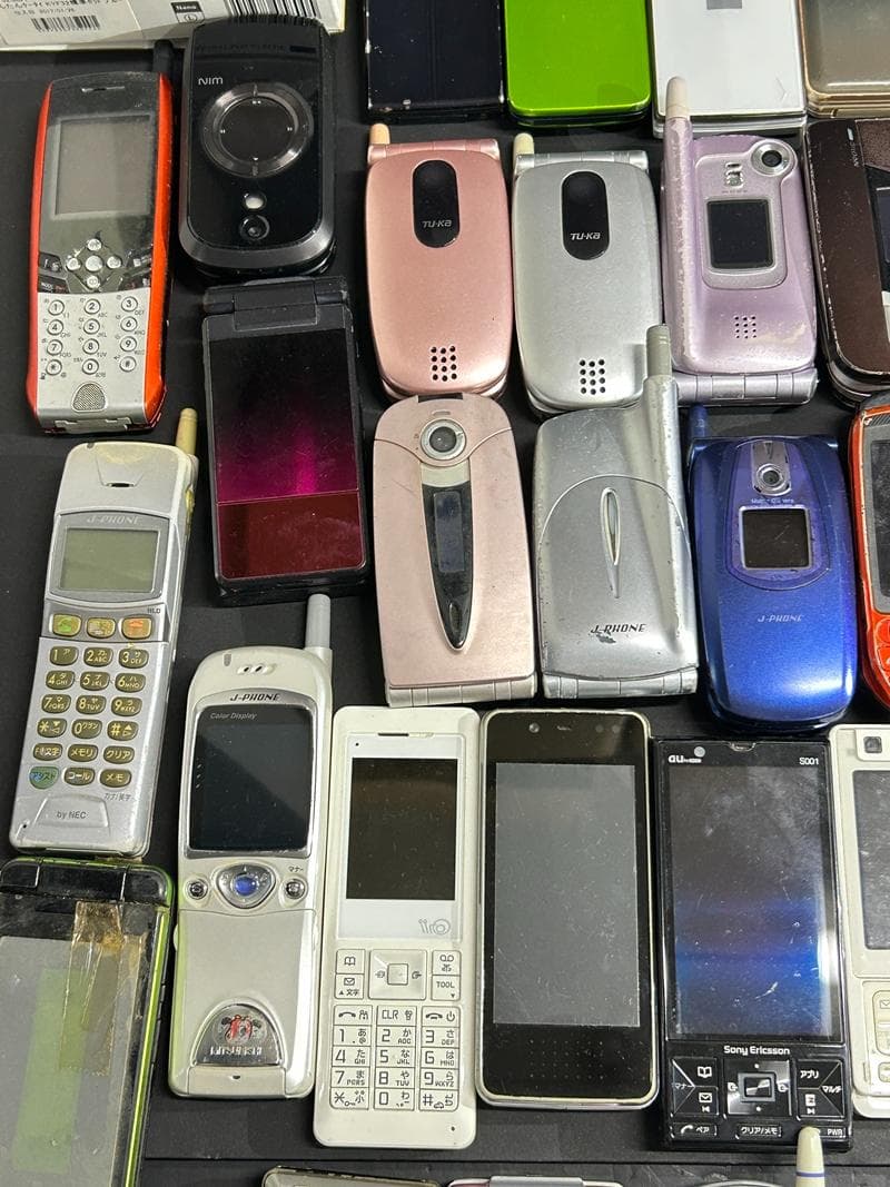 大量 携帯電話 ガラケ docomo au 他 75台以上 ジャンク 部品取り 大量