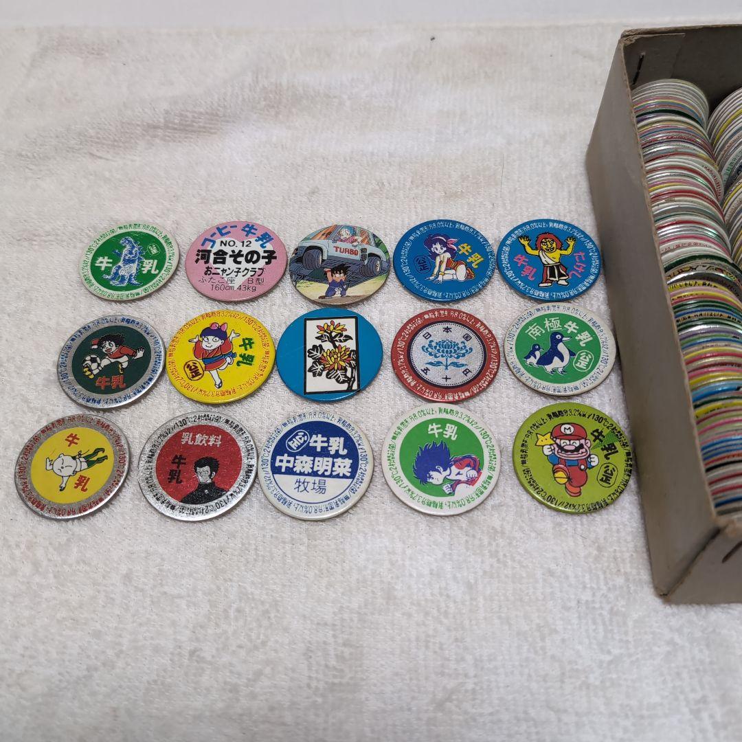 《超貴重》《昭和レトロ》抜取 牛乳のフタ(出品ある？)約300枚