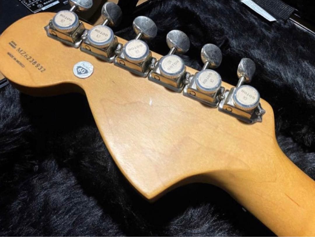Fender Tom Delonge 仕様 Stratocaster