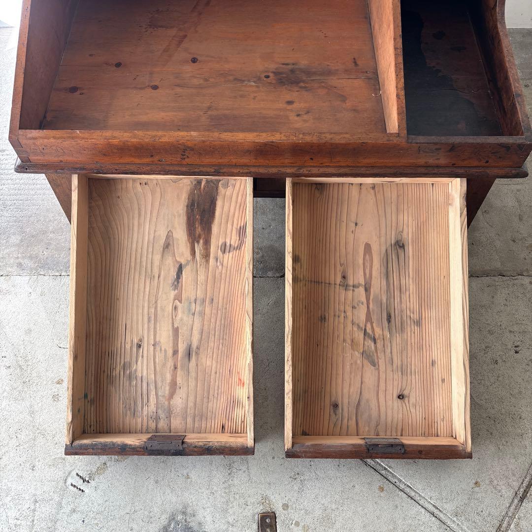 帳場机 古い引き出しと収納付きのテーブル 展示台 ライティングビューロー