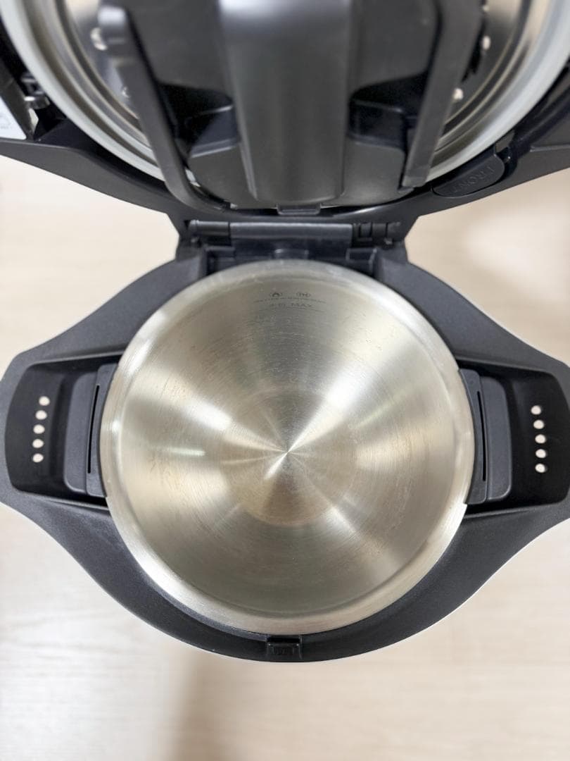 【美品】ヘルシオ ホットクック KN-HW24E-W 2.4L 【箱/取説有】