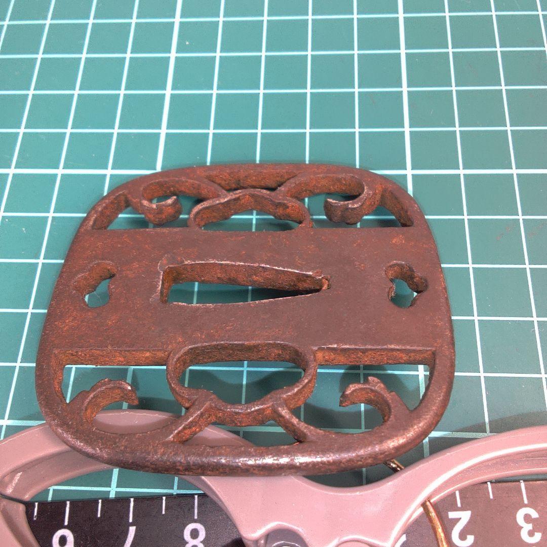 小物１ 鉄製 鍔(つば) 複雑な模様