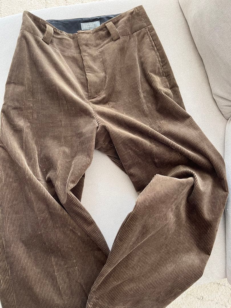 MARGARETHOWELL23AW 8 WALE COTTON パンツ