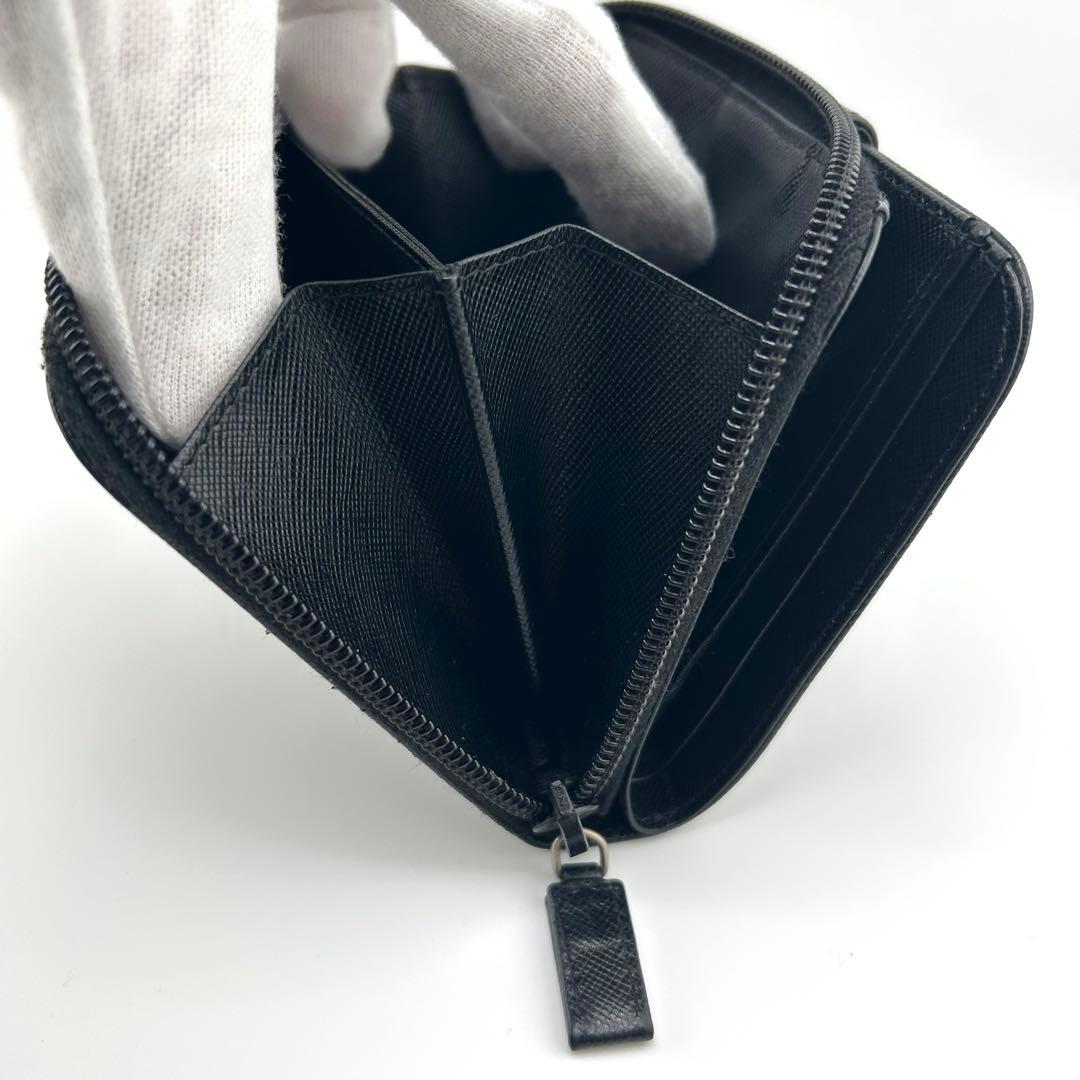 極上美品・保証書付　PRADA 二つ折り　三角プレート　サフィアーノ　ブラック