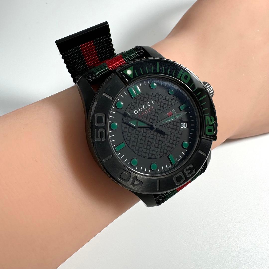 稼動 GUCCI 腕時計 Gタイムレス 126.2 ブラック シェリーライン 黒