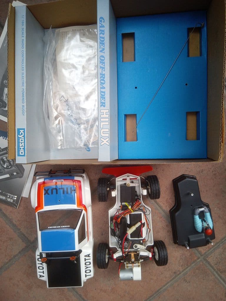 京商 ハイラックス ガーデンオフローダー ラジコン 1/16 プロポセット