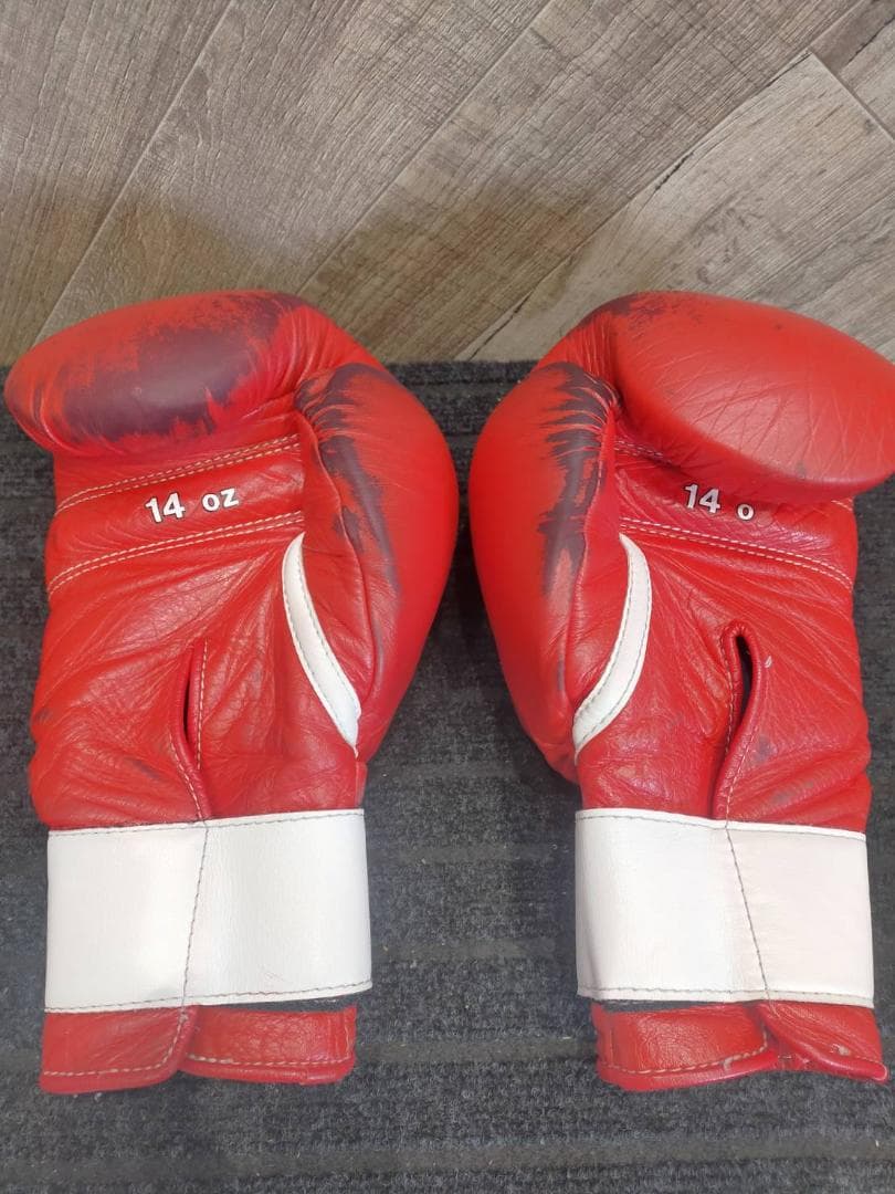 Winning ボクシンググローブ 14 oz 赤