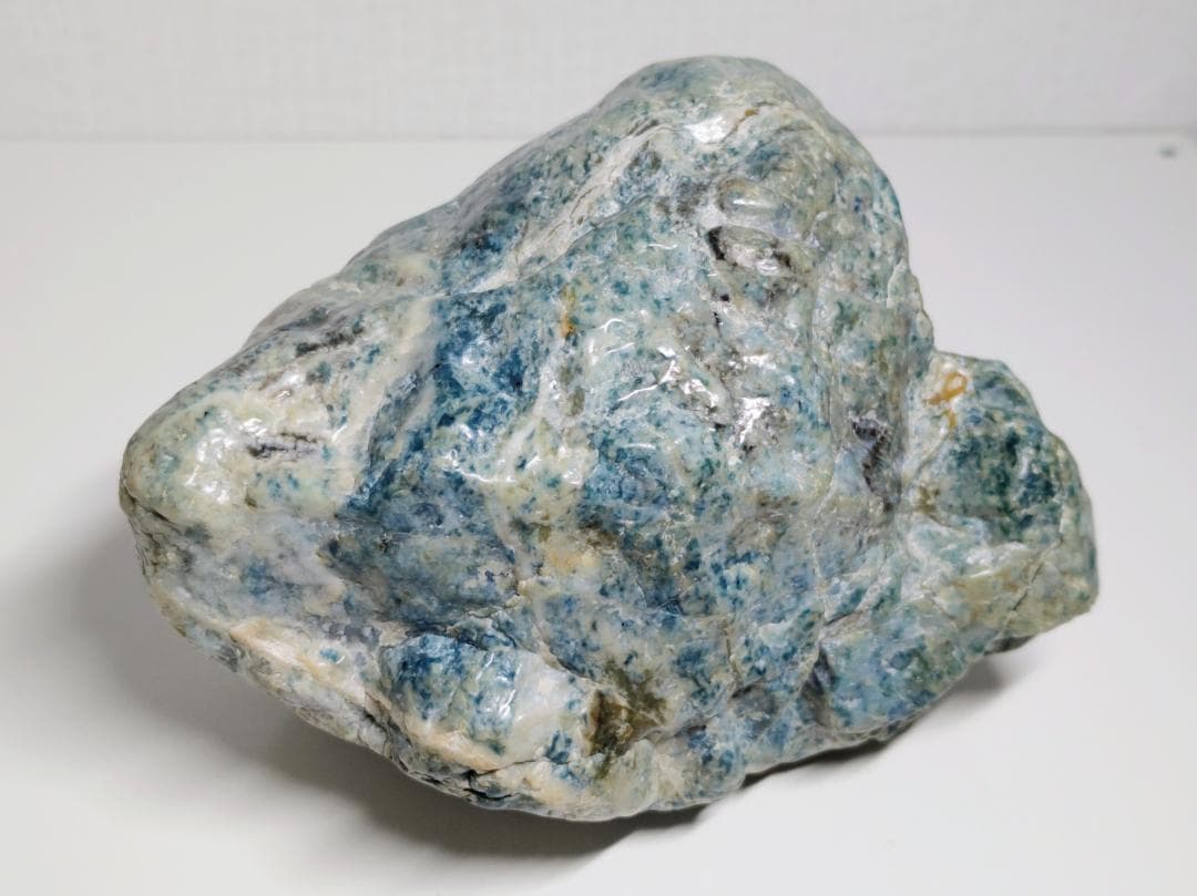 コン沢 3kg 翡翠 ヒスイ 原石 鑑賞石 自然石 誕生石 鉱物 鉱石 水石