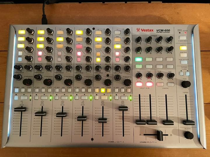 希少 アウトレット Vestax VCM-600 MIDI コントローラー