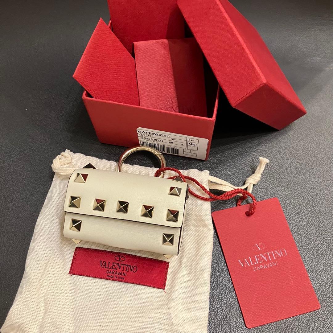 VALENTINO ヴァレンティノ 新品タグ付き ロックスタッズマナーポーチ VALENTINO - ヴァレンティノ ロックスタッズ ポーチ マナーポーチ 小物