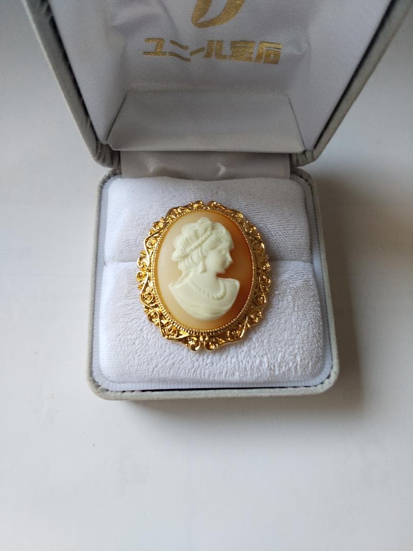 カメオ CAMEO ブローチ ヴィンテージ 美品 です（ケース付き）。 K18