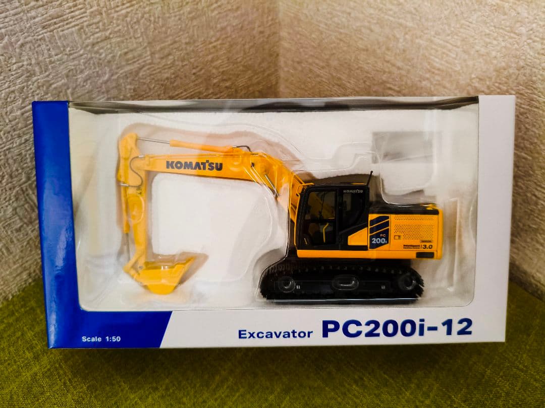Komatsu PC200i-12 ミニチュア 1/50 重機エクスカベーター