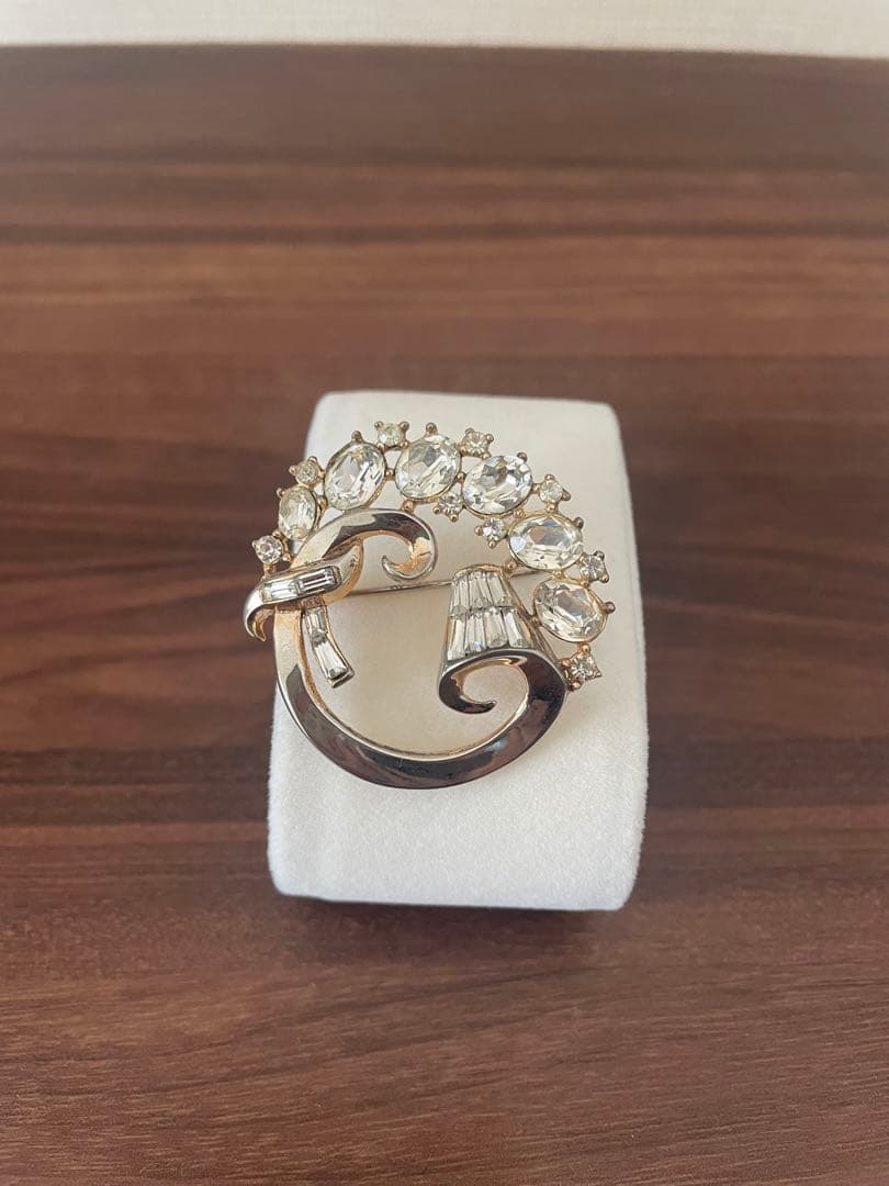 希少 トリファリ TRIFARI PAT PEND サークル ブローチ ゴールド